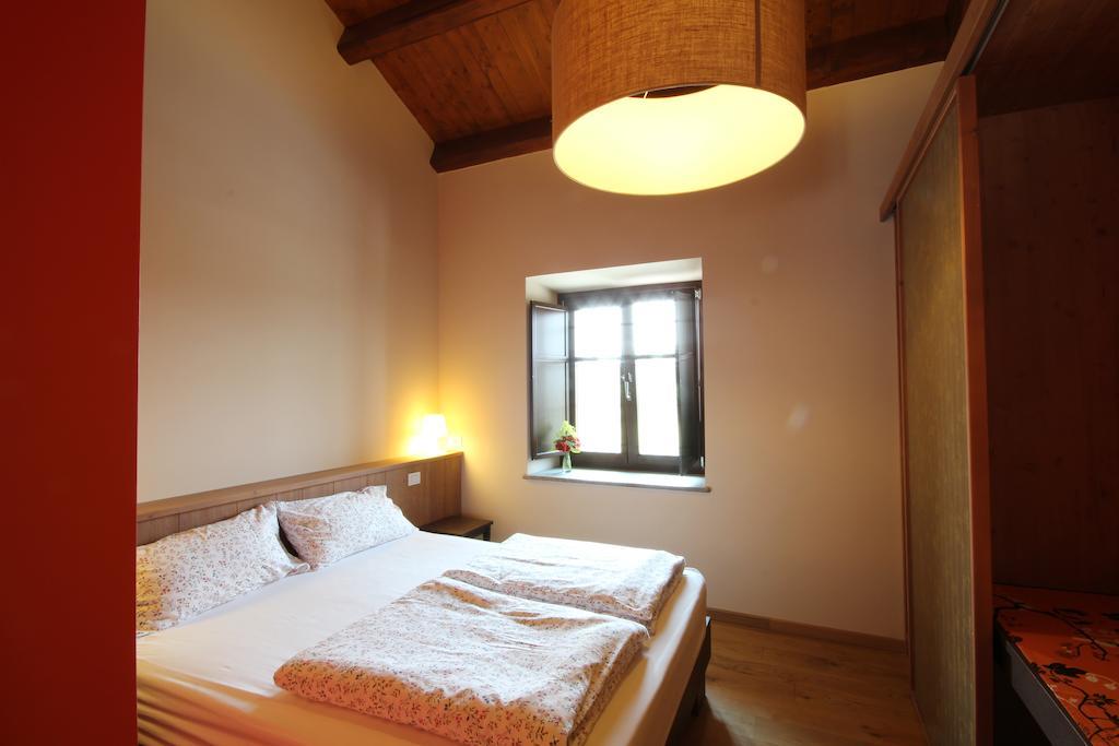 Agriturismo Tetto Garrone Cuneo Rum bild