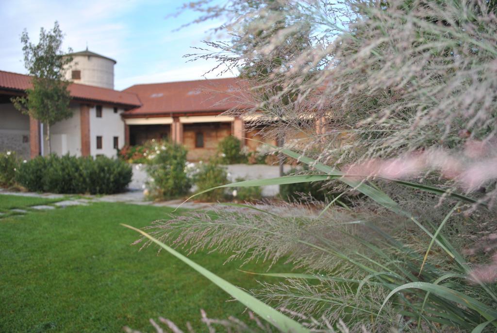Agriturismo Tetto Garrone Cuneo Exteriör bild